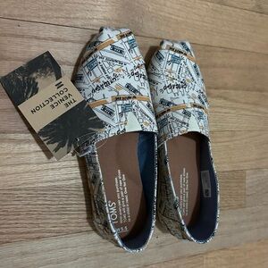 TOMS Venice Collection Chicago Graphic Print Flats